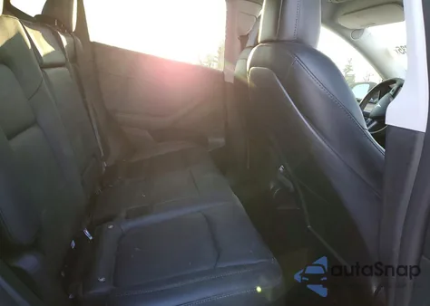 2022 Tesla Model Y z USA, uszkodzony, nr VIN 7SAYGDEF0NF518723